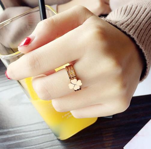 6款韩版玫瑰金带钻钛钢戒指搭配：大气时尚（图）