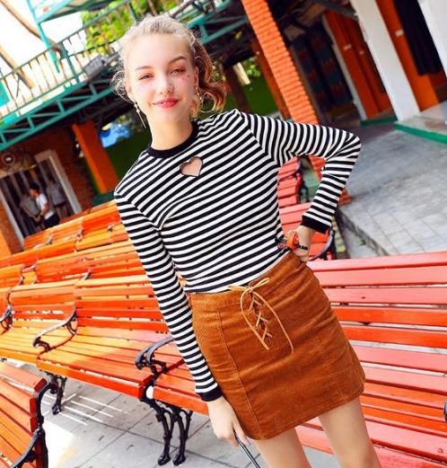 暖心毛衣配暖秋：绣花镂空条纹修身毛衣分享（图）