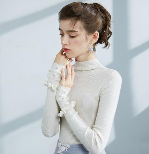 阔腿裤搭配撞色喇叭袖修身针织衫：显成熟庄重（图）