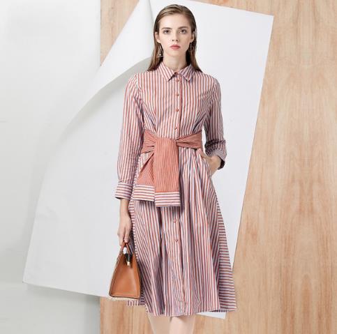 连衣裙性感的代言：撞色荷叶边蕾丝连衣裙推荐（图）