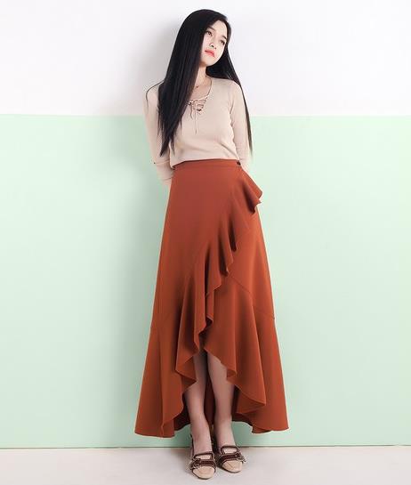 喇叭袖印花雪纺裙搭配手拿包：显瘦时尚雪纺裙分享