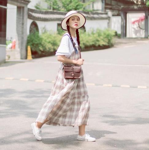 小清新气质的几款印花连衣裙：时髦显气质（图）