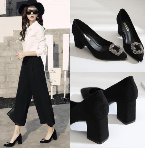 舒适又百搭的秋款小皮鞋：复古尖头小皮鞋推荐（图）