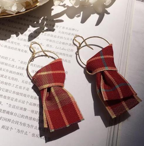 6款长款流苏耳环：时尚耳环让妆容更精致（图）