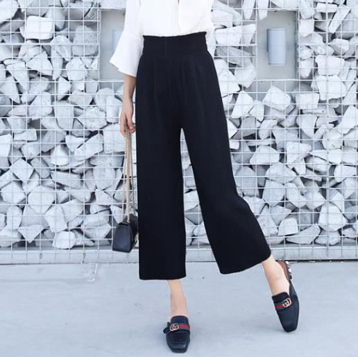 夏秋弹力高腰九分裤分享:轻松展现性感小蛮腰 夏秋弹力高腰九分裤分享:轻松展现性感小蛮腰