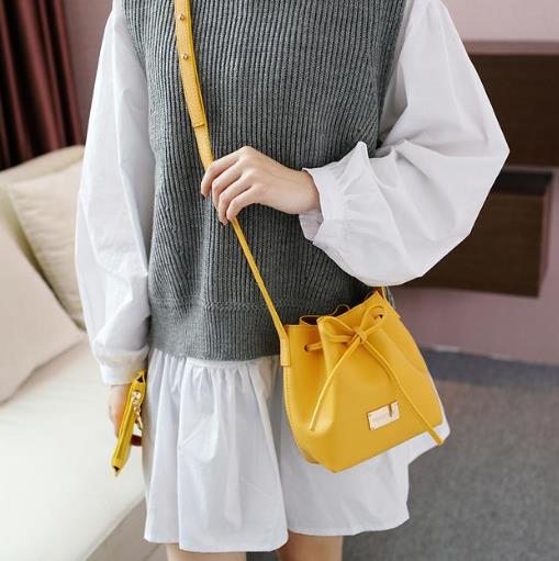 2017新款时尚女士手提包彰显青春与高贵（图）