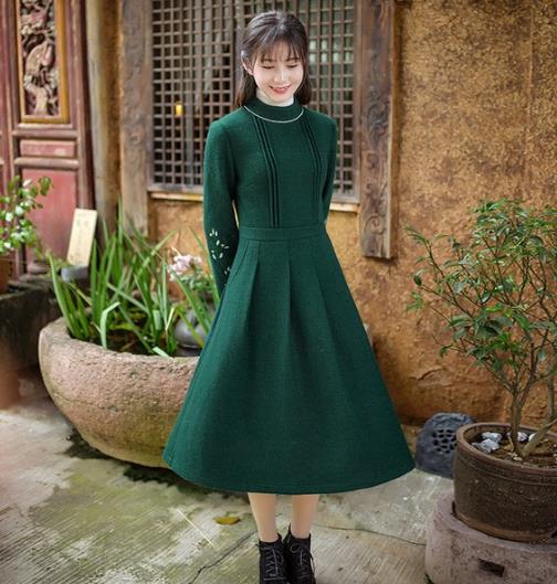 显瘦显高小窍门:针织拼接连衣裙搭配推荐(图) 显瘦显高小窍门:针织拼接连衣裙搭配推荐(图)