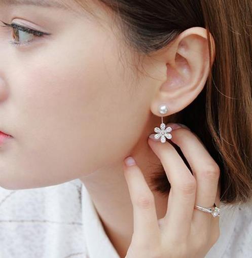 宋慧乔同款镶锆石型纯银耳环：时尚百搭（图）