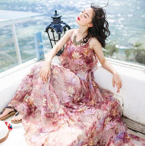 抹胸碎花高腰连衣裙搭配：成熟性感连衣裙分享