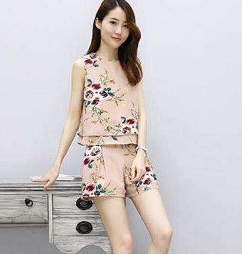 韩版通勤宽松蕾丝衫搭配半身裙：时髦显气质（图）