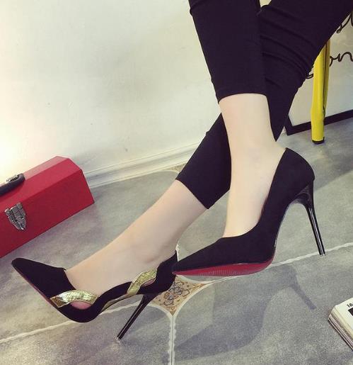 小脚裤搭配尖头细跟高跟鞋:打造高挑大长腿(图) 小脚裤搭配尖头细跟高跟鞋:打造高挑大长腿(图)