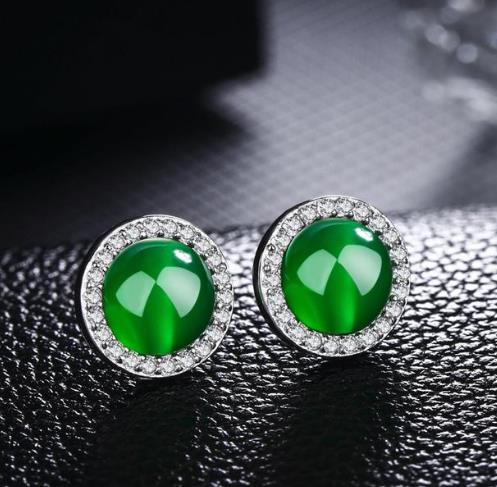 百搭绿玛瑙耳环：这几款耳环让你充满高贵个性（图）