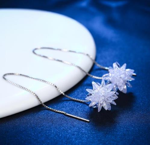 百搭绿玛瑙耳环：这几款耳环让你充满高贵个性（图）