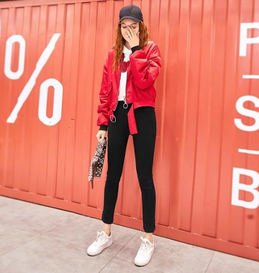 暖心卫衣正当时:青春减龄条纹拼接卫衣裙推荐(图) 暖心卫衣正当时:青春减龄条纹拼接卫衣裙推荐(图)