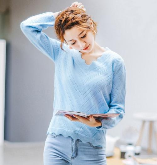 这就是你要找的针织衫：喇叭袖宽松针织衫分享（图）