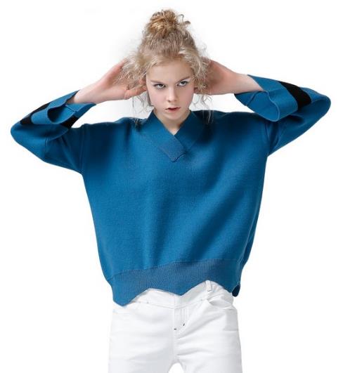 这就是你要找的针织衫：喇叭袖宽松针织衫分享（图）