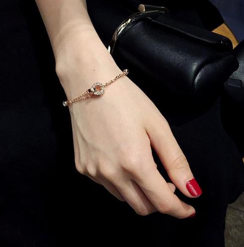 今年最流行清新简约的手链：个性水晶手链推荐（图）