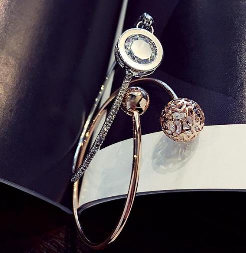 今年最流行清新简约的手链：个性水晶手链推荐（图）