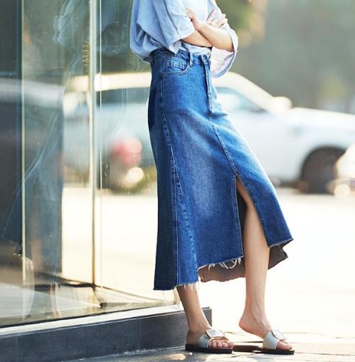 时尚牛仔半身裙:牛仔半身长裙怎么搭都有女神范 时尚牛仔半身裙:牛仔半身长裙怎么搭都有女神范