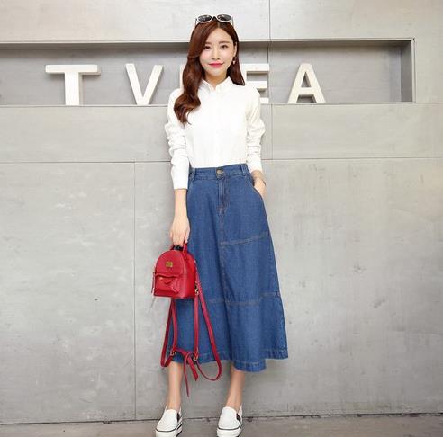 抽绳牛仔A字裙搭配T恤:打造夏日时尚小清新 抽绳牛仔A字裙搭配T恤:打造夏日时尚小清新