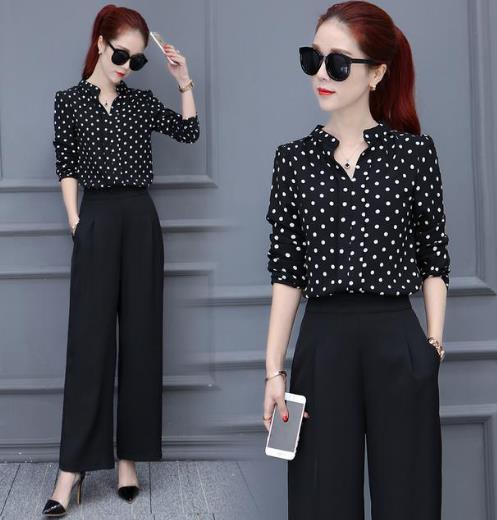 款式时尚新颖职业两件套搭配:减龄又显瘦(图) 款式时尚新颖职业两件套搭配:减龄又显瘦(图)