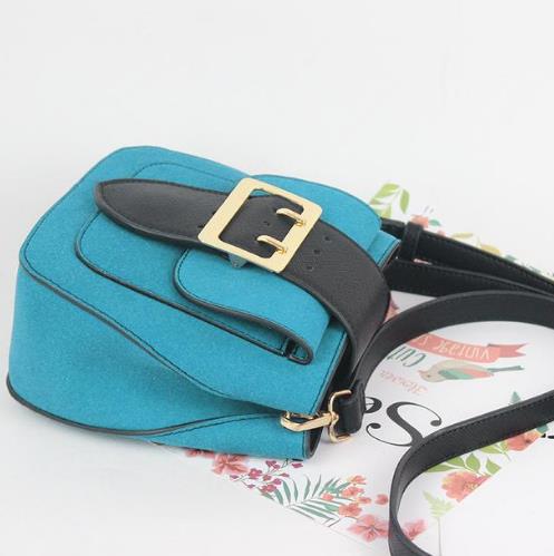 明星同款圆环手提斜挎包:简约时尚斜挎包推荐(图) 明星同款圆环手提斜挎包:简约时尚斜挎包推荐(图)