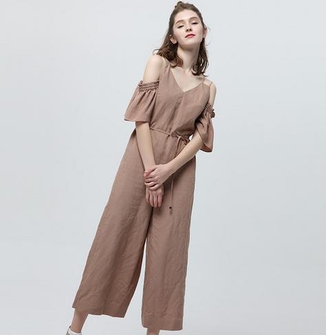 无袖吊带雪纺裙搭配：搭出大长腿雪纺裙推荐