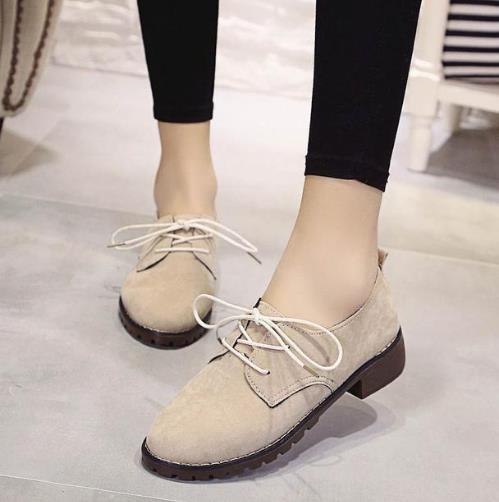 英伦风小皮鞋舒适又减龄：轻松穿搭出复古范（图）