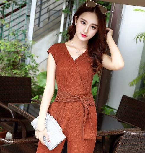 百搭条纹连体裤：6款连体裤打造优雅女人味（图）