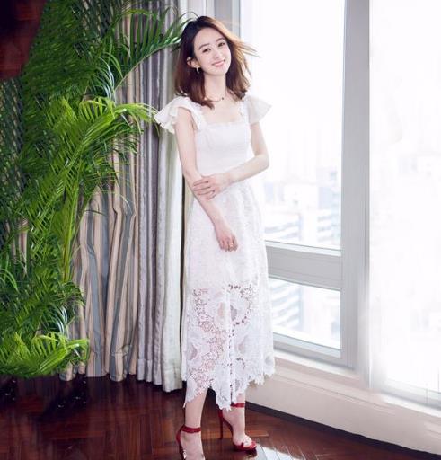 赵丽颖同款条纹蕾丝镂空连衣裙：彰显气质淑女范
