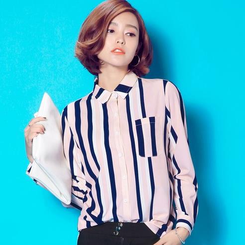 小脚裤搭配小翻领条纹衬衫：6款衬衫搭出利落干练