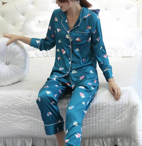 睡衣也性感:真丝长袖丝绸套装睡衣推荐(图) 睡衣也性感:真丝长袖丝绸套装睡衣推荐(图)