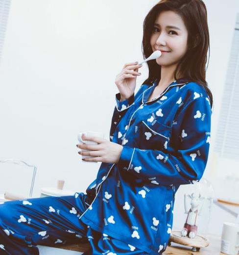 睡衣也性感:真丝长袖丝绸套装睡衣推荐(图) 睡衣也性感:真丝长袖丝绸套装睡衣推荐(图)