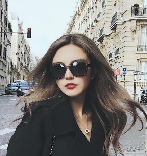 2017明星款粉色圆脸太阳镜：打造淑女气质