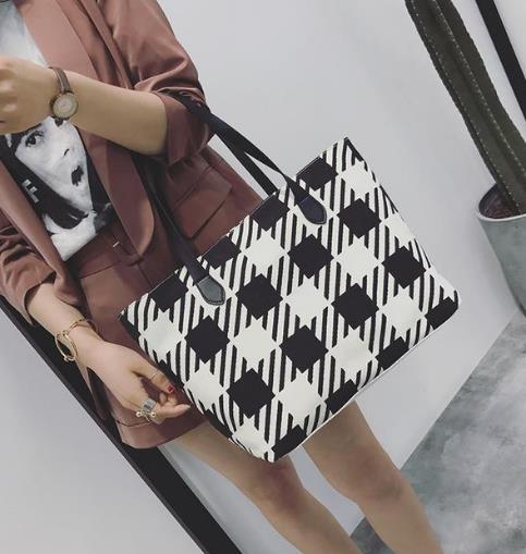 欢乐颂2安迪刘涛同款包包:彰显独特风格(图) 欢乐颂2安迪刘涛同款包包:彰显独特风格(图)