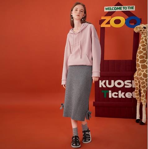 秋冬半身裙这么穿才好看：麂皮绒高腰裙搭配（图）