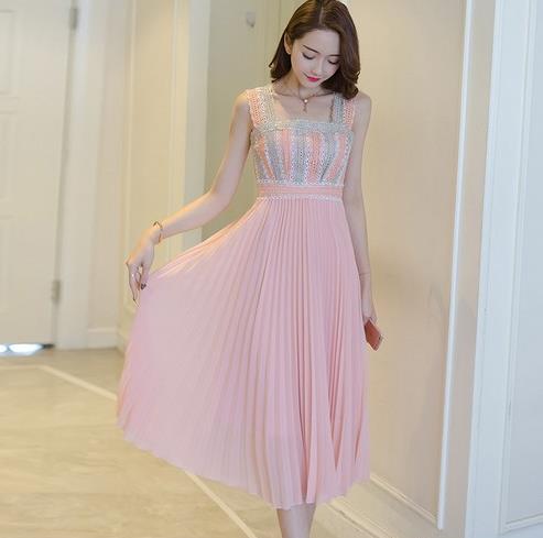 宽松连衣裙两件套搭配板鞋：性感可爱两件套推荐