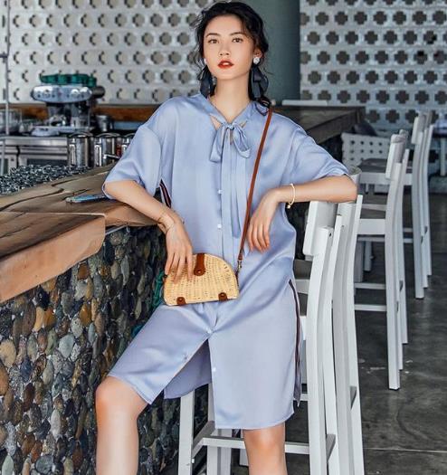 条纹系带衬衫裙搭配：显瘦显气质衬衫裙分享（图）