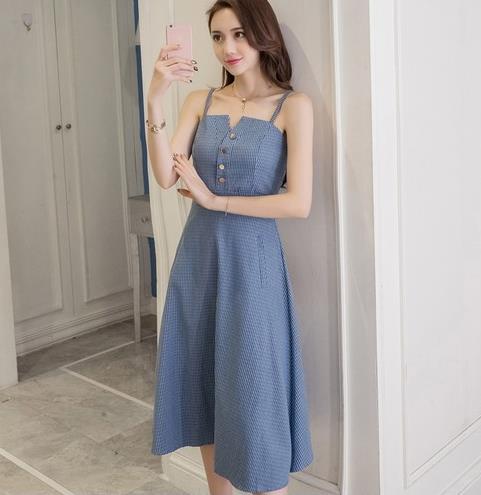 宽松连衣裙两件套搭配板鞋：性感可爱两件套推荐