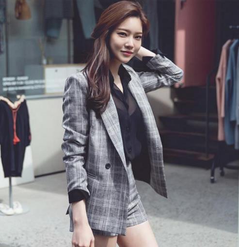 今年巨流行范冰冰同款小西装外套：干练又不失性感