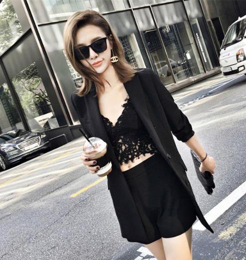 今年巨流行范冰冰同款小西装外套：干练又不失性感