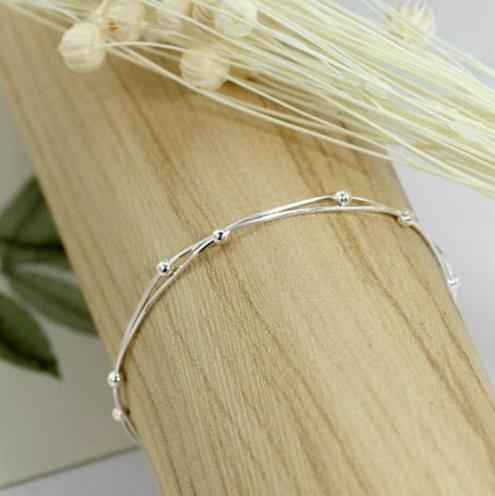 韩版四叶草手链搭配：简约时尚手链推荐（图）