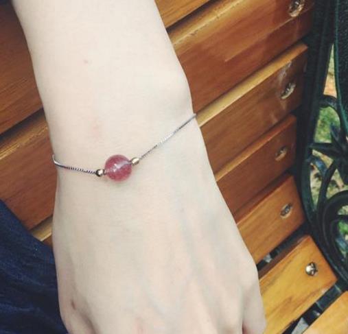 韩版四叶草手链搭配：简约时尚手链推荐（图）