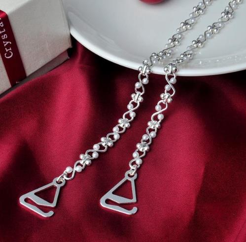 变着花样秀肩带：6款防滑水钻性感肩带推荐（图）