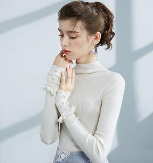 简约撞色喇叭袖修身针织衫搭配：演绎成熟庄重（图）