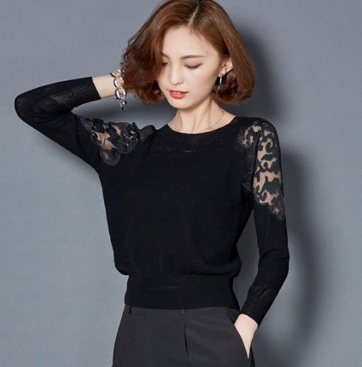 小皮裙搭配蝙蝠袖几何图案圆领毛衣：性感保暖（图）