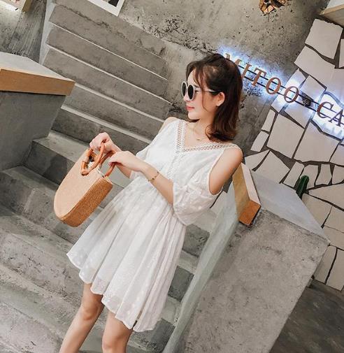超仙白色连衣裙：6款蕾丝雪纺连衣裙演绎仙女范儿