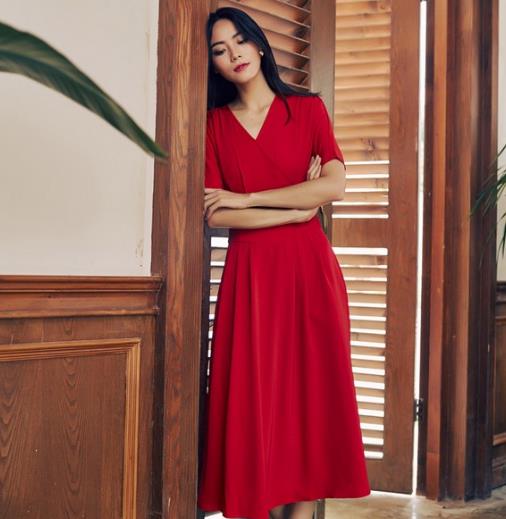 最美不过针织裙：网纱拼接过膝针织裙推荐（图）