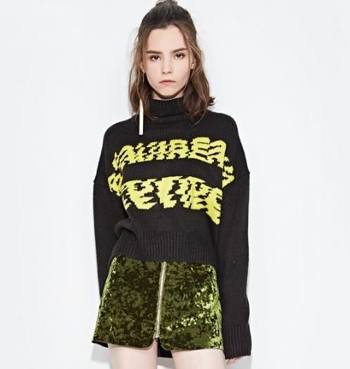 斜襟V领针织衫搭配包臀裙：演绎瑰丽知性（图）