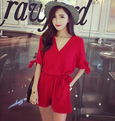 秋季必备阔腿裤：时尚西装领连体阔腿裤搭配（图）